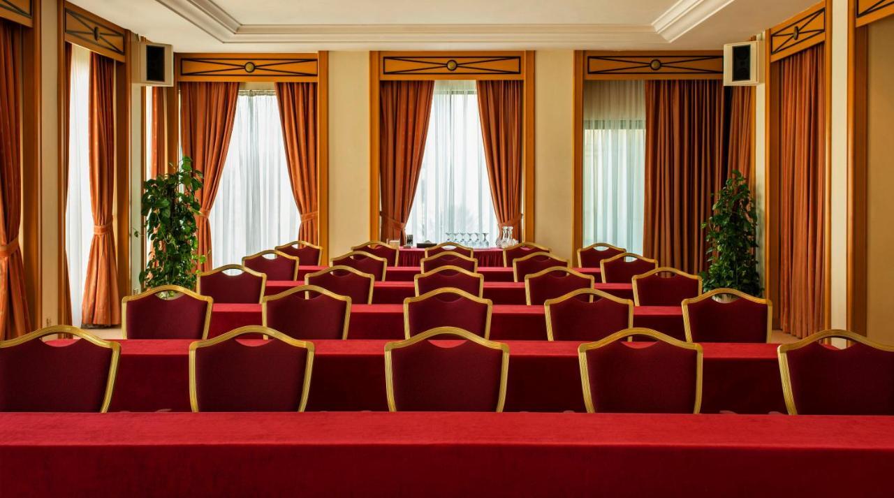 Sheraton Bahrain Hotel Manama Dış mekan fotoğraf